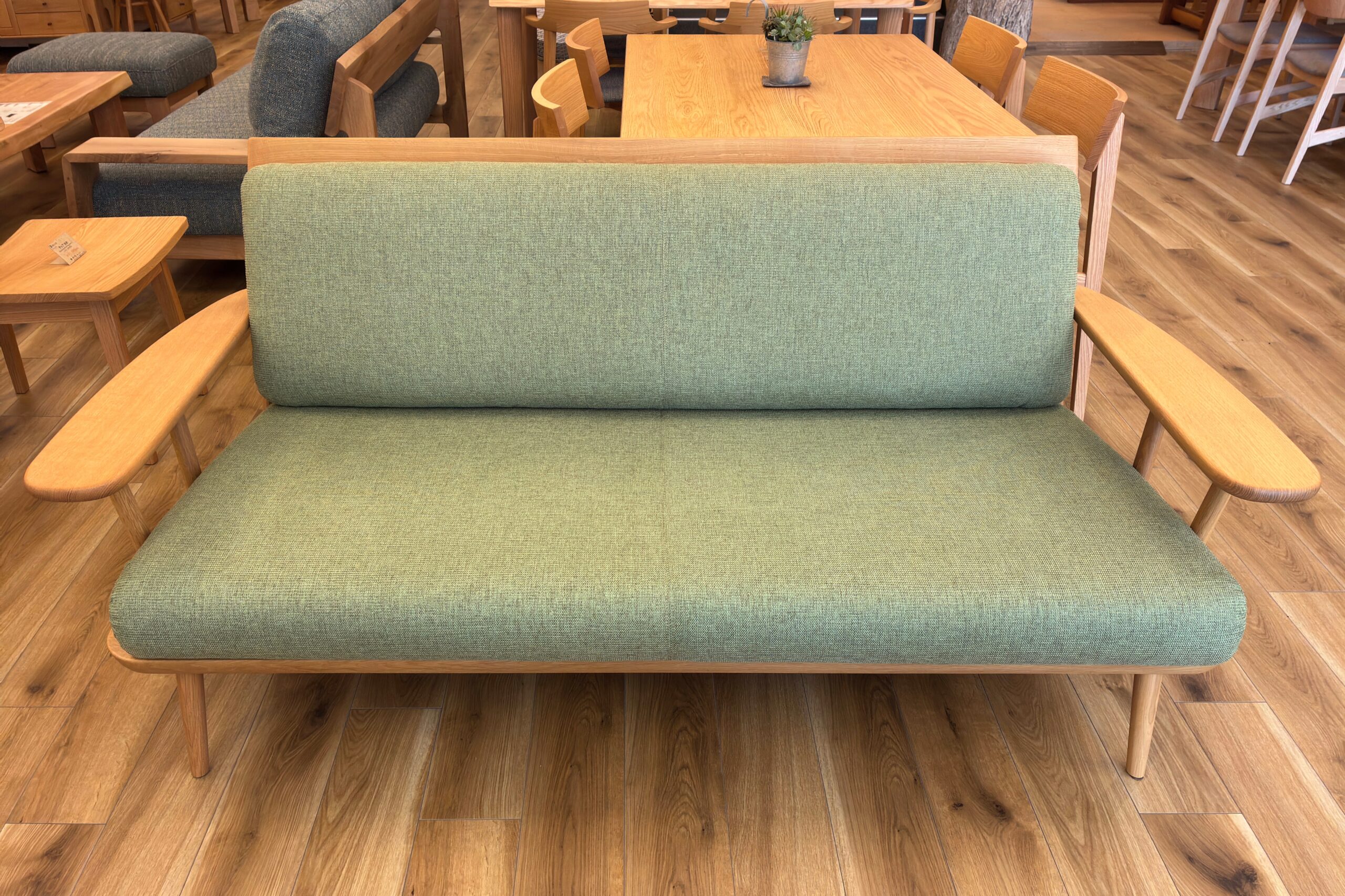 飛騨家具,HIDA,飛騨産業TUGUMI,ツグミ,国産,ソファ,天然木,枚方家具団地,木匠舘マイ・ドゥ