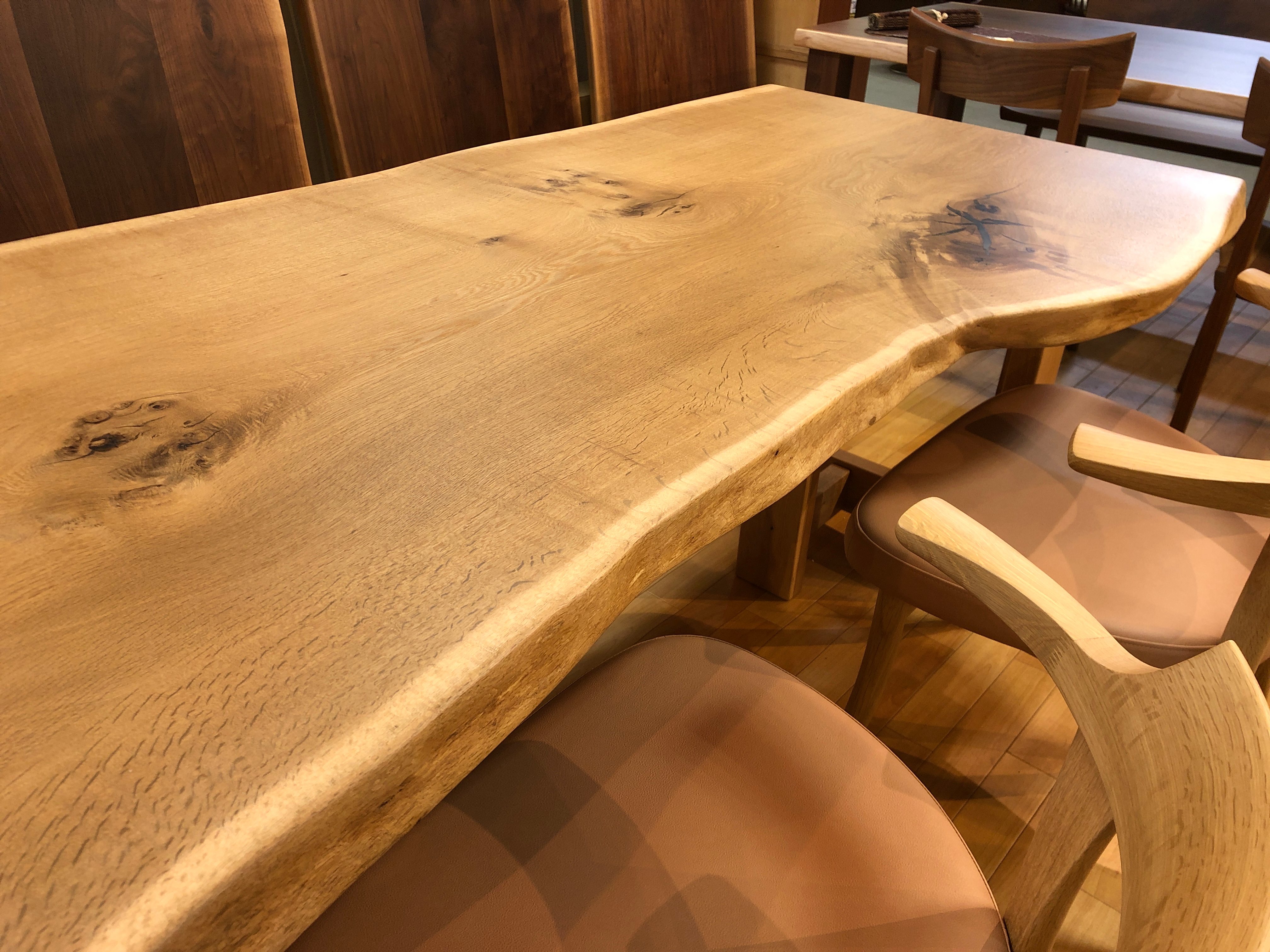 希少楢木の木ダイニングテーブル - テーブル