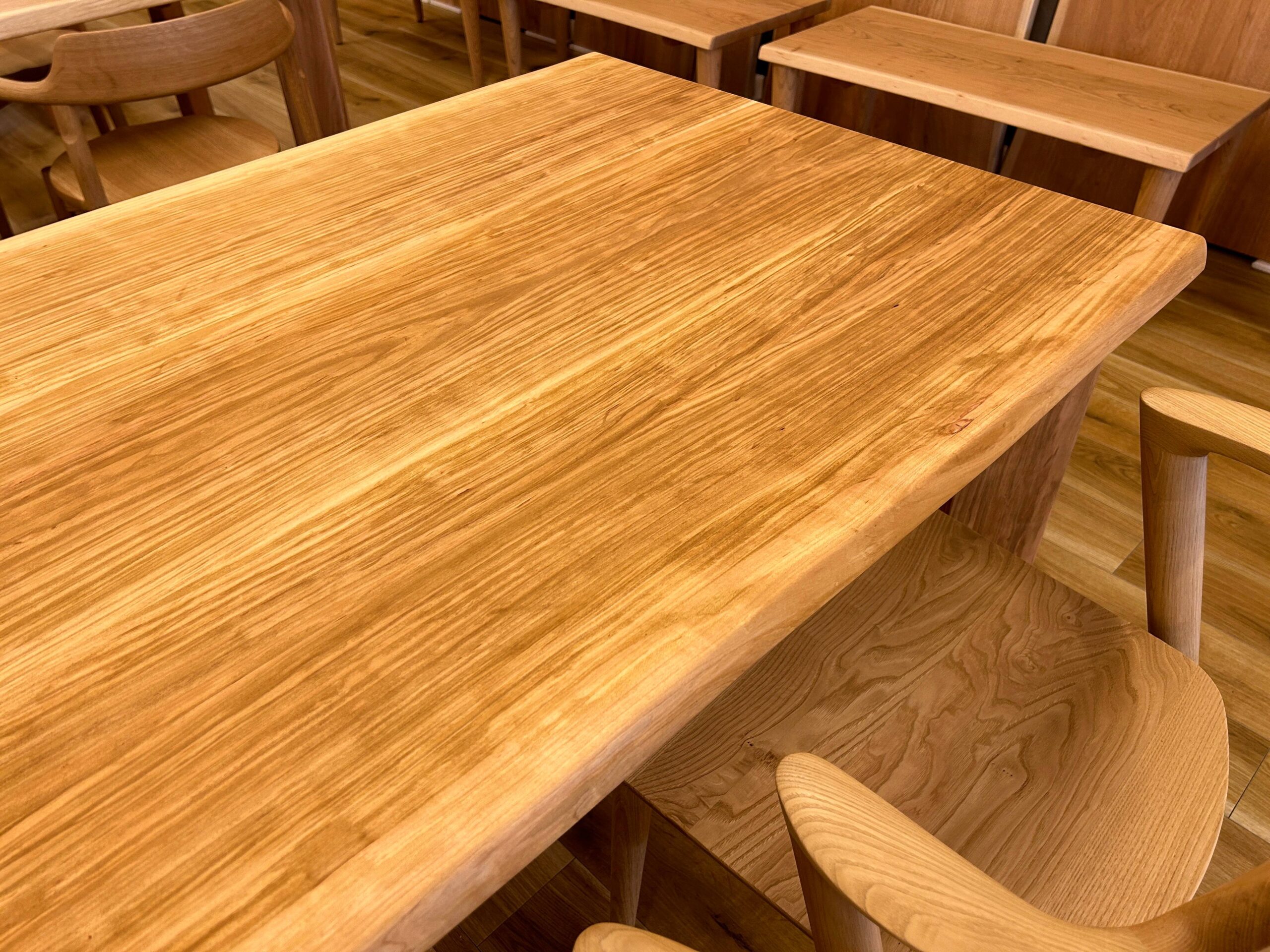 飛騨の家具,一枚板,山桜,桜,無垢テーブル,飛騨産業,大阪,枚方家具団地,木匠舘マイ・ドゥ