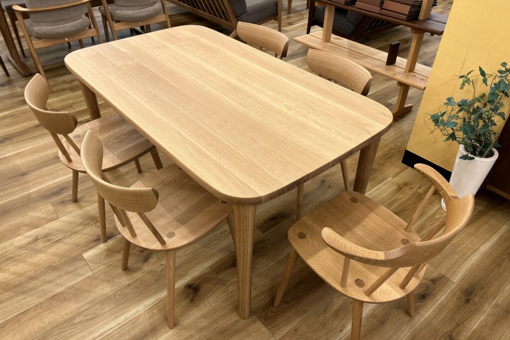 飛騨産業 TUGUMIチェア① オーク 無垢材ポリウレタン樹脂塗装 