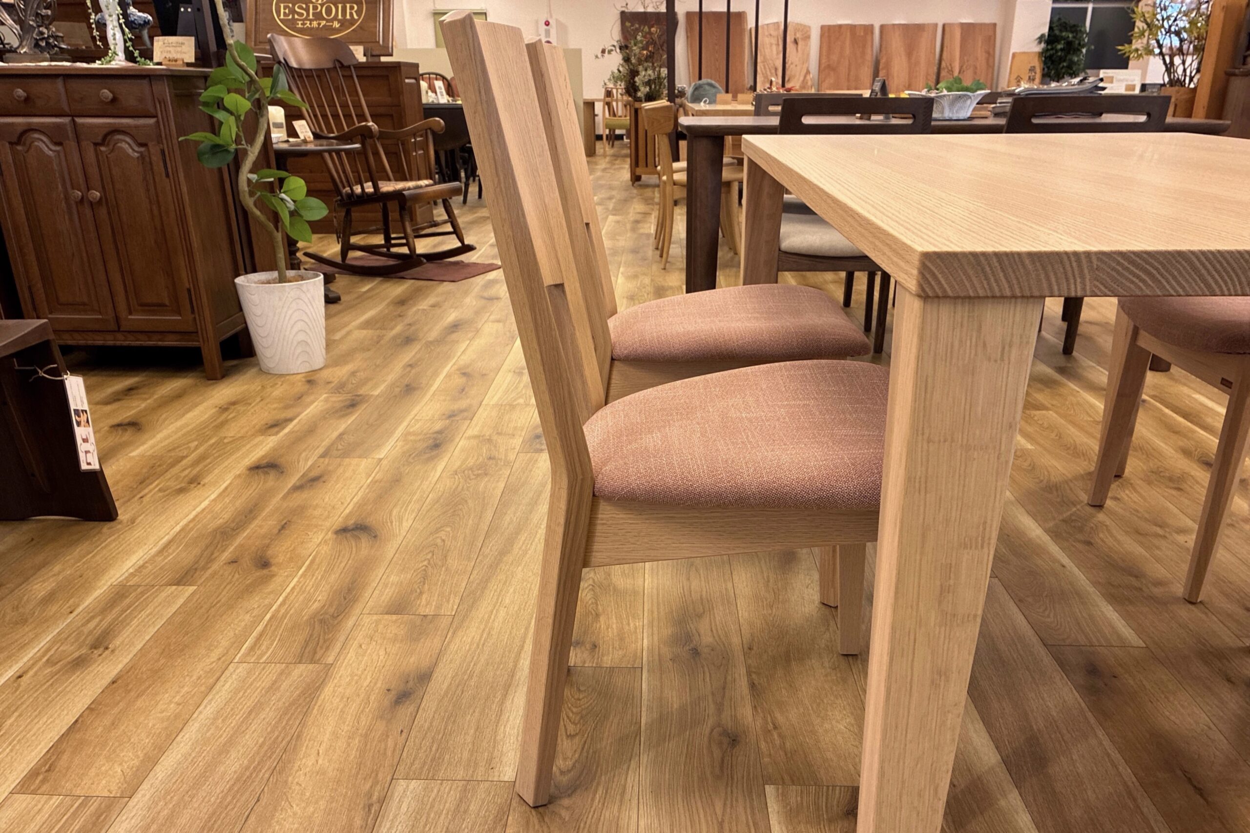 飛騨家具,shirakawa,シラカワ,LEVY,レヴィ,国産,ダイニング,テーブル,チェア,天然木,枚方家具団地,木匠舘マイ・ドゥ