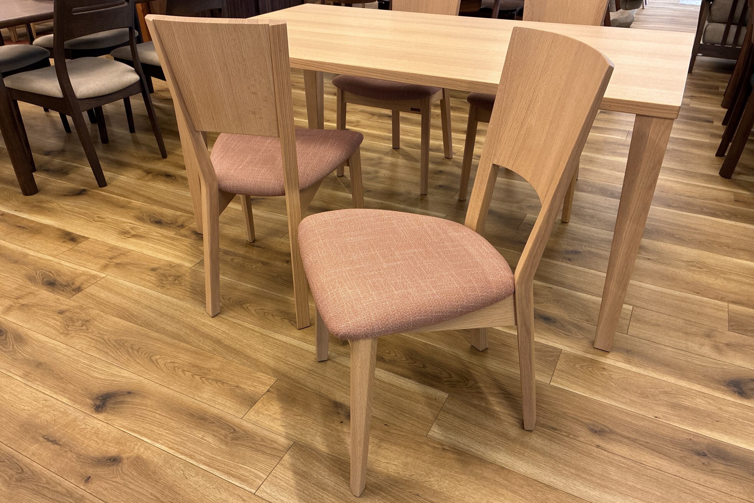 飛騨家具,shirakawa,シラカワ,LEVY,レヴィ,国産,ダイニング,テーブル,チェア,天然木,枚方家具団地,木匠舘マイ・ドゥ