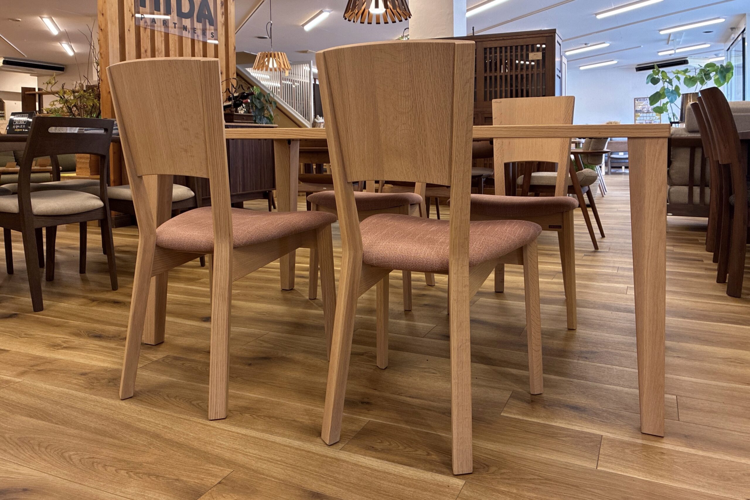飛騨家具,shirakawa,シラカワ,LEVY,レヴィ,国産,ダイニング,テーブル,チェア,天然木,枚方家具団地,木匠舘マイ・ドゥ