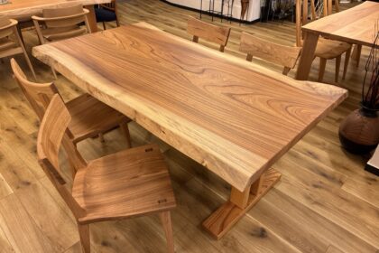 欅（ケヤキ）一枚板テーブル（国産/兼用脚付） – 木匠舘マイドゥ｜飛騨